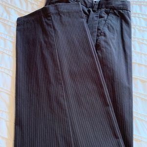 Men’s pants, front side pockets, no pleats